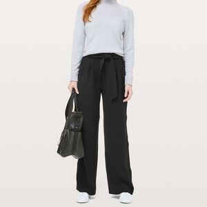 Lululemon Noir Pant Woven Black Size 4 NWT